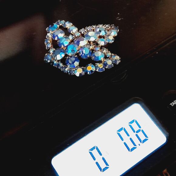 Vintage Blue Aurora Borealis Rhinestone Leaf Brooch, Openwork Rhodium Plated - Picture 6 of 10